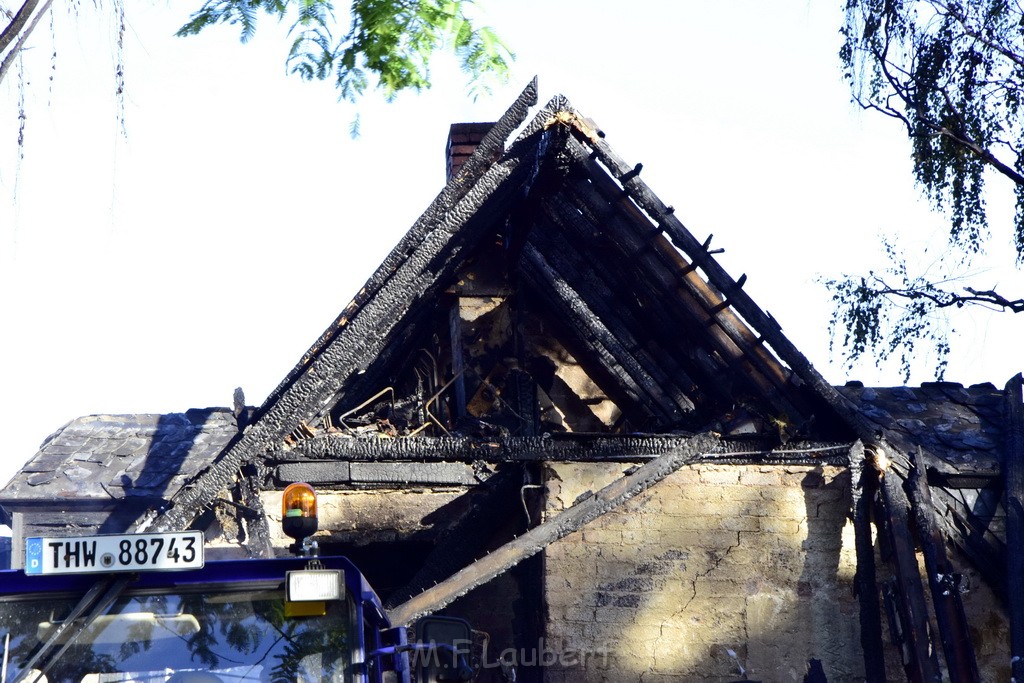 Grossfeuer Einfamilienhaus Siegburg Muehlengrabenstr P1277.JPG - Miklos Laubert